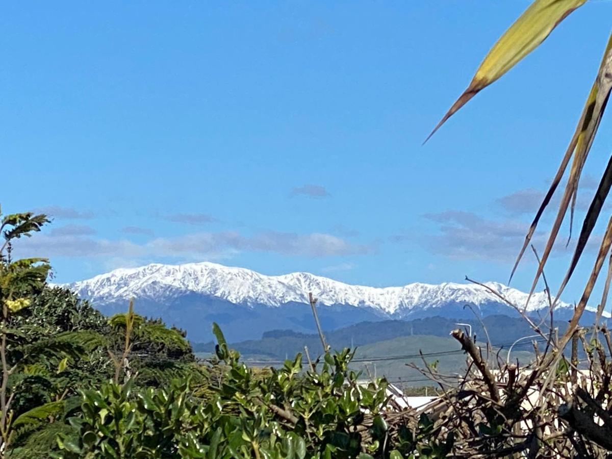 Otaki Beachfront Getaway Buitenkant foto
