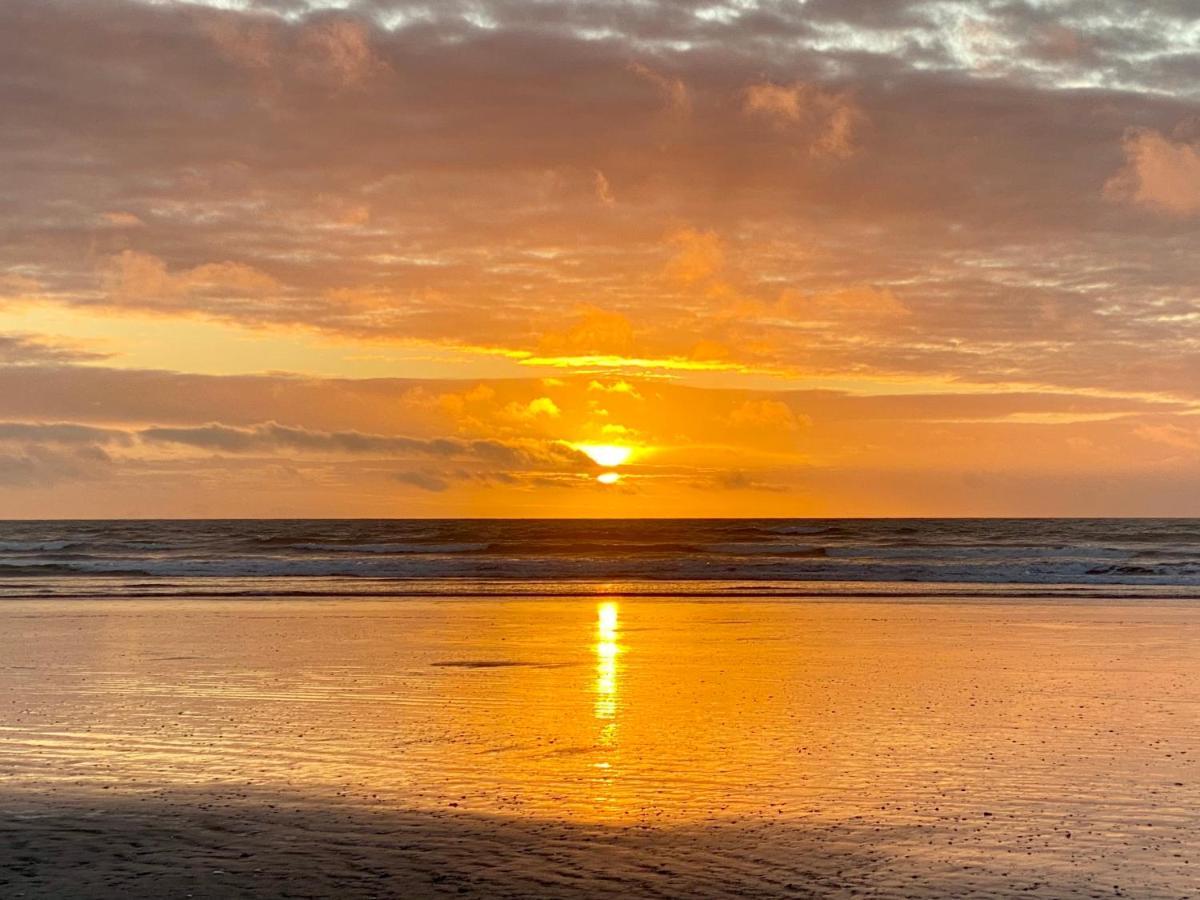 Otaki Beachfront Getaway Buitenkant foto