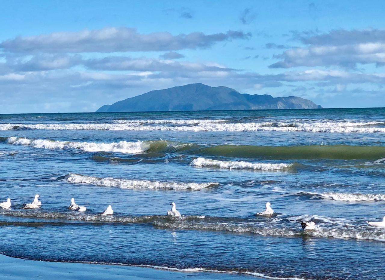 Otaki Beachfront Getaway Buitenkant foto