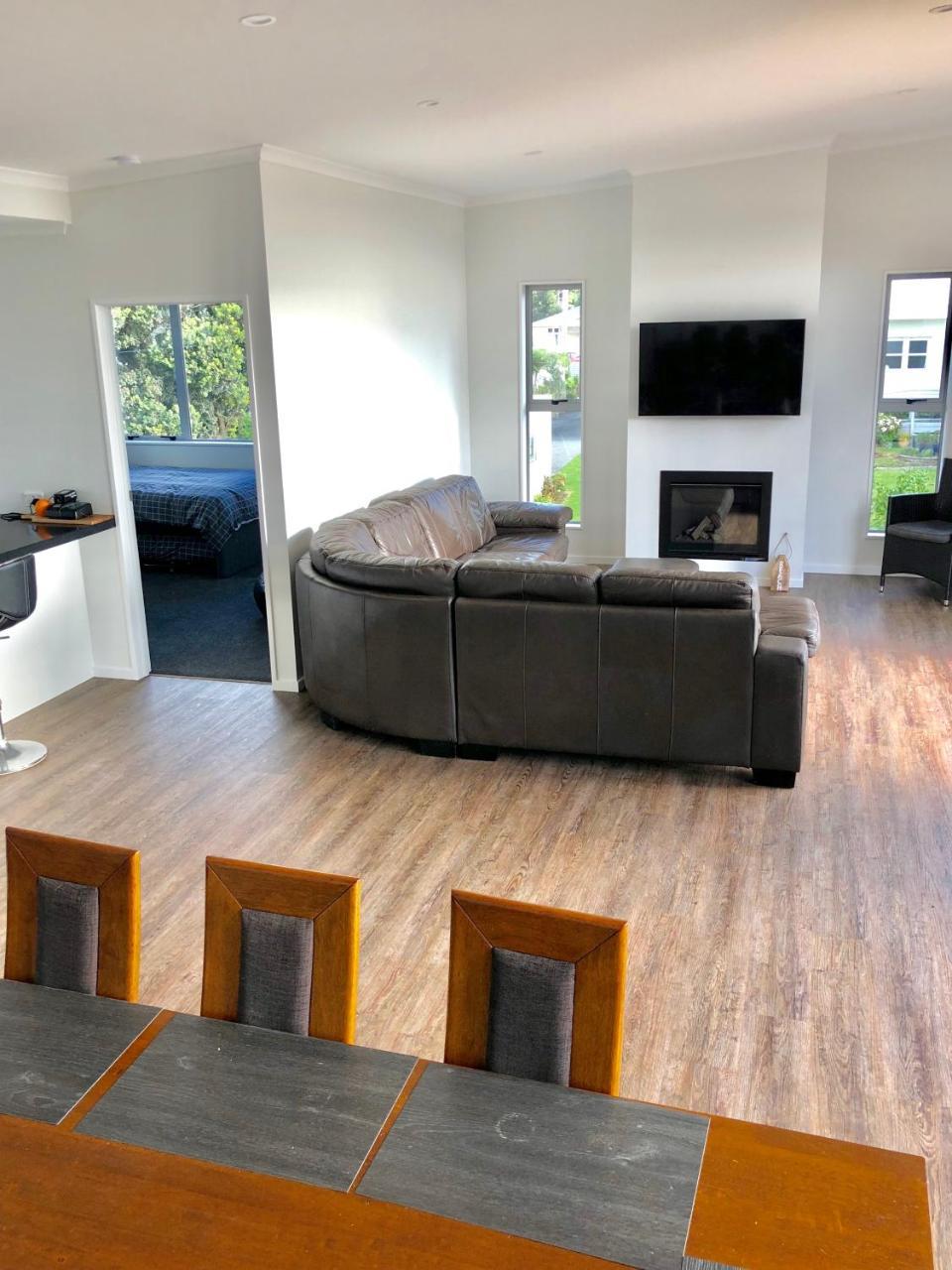 Otaki Beachfront Getaway Buitenkant foto