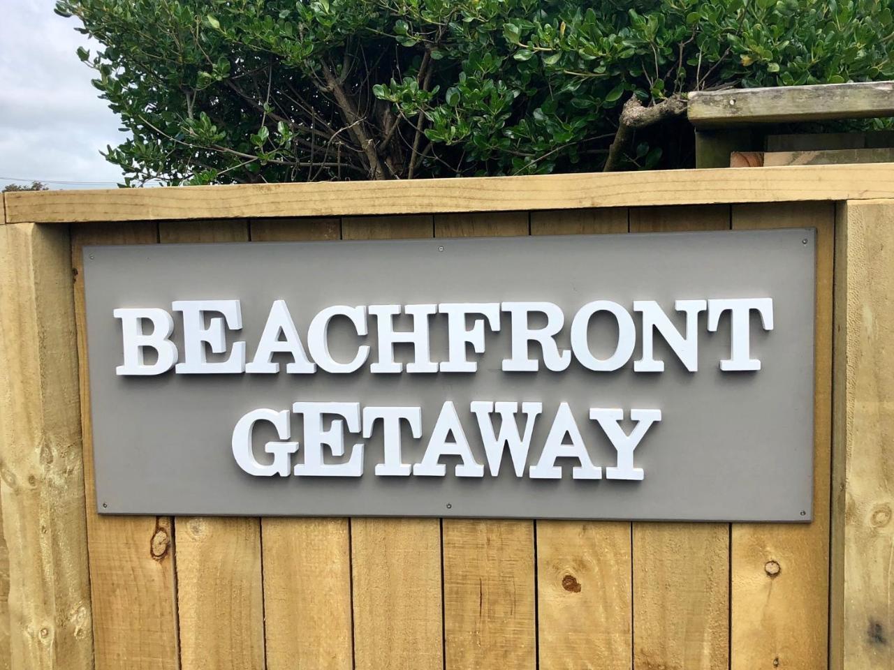 Otaki Beachfront Getaway Buitenkant foto